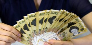 Czy ludzie spłacają kredyty?