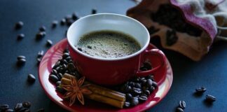 Co oznacza gwiazdka przy nazwie leku?